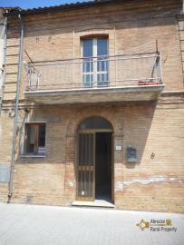 Traditional town house of 60 sqm for sale in Furci, Abruzzo. Img1